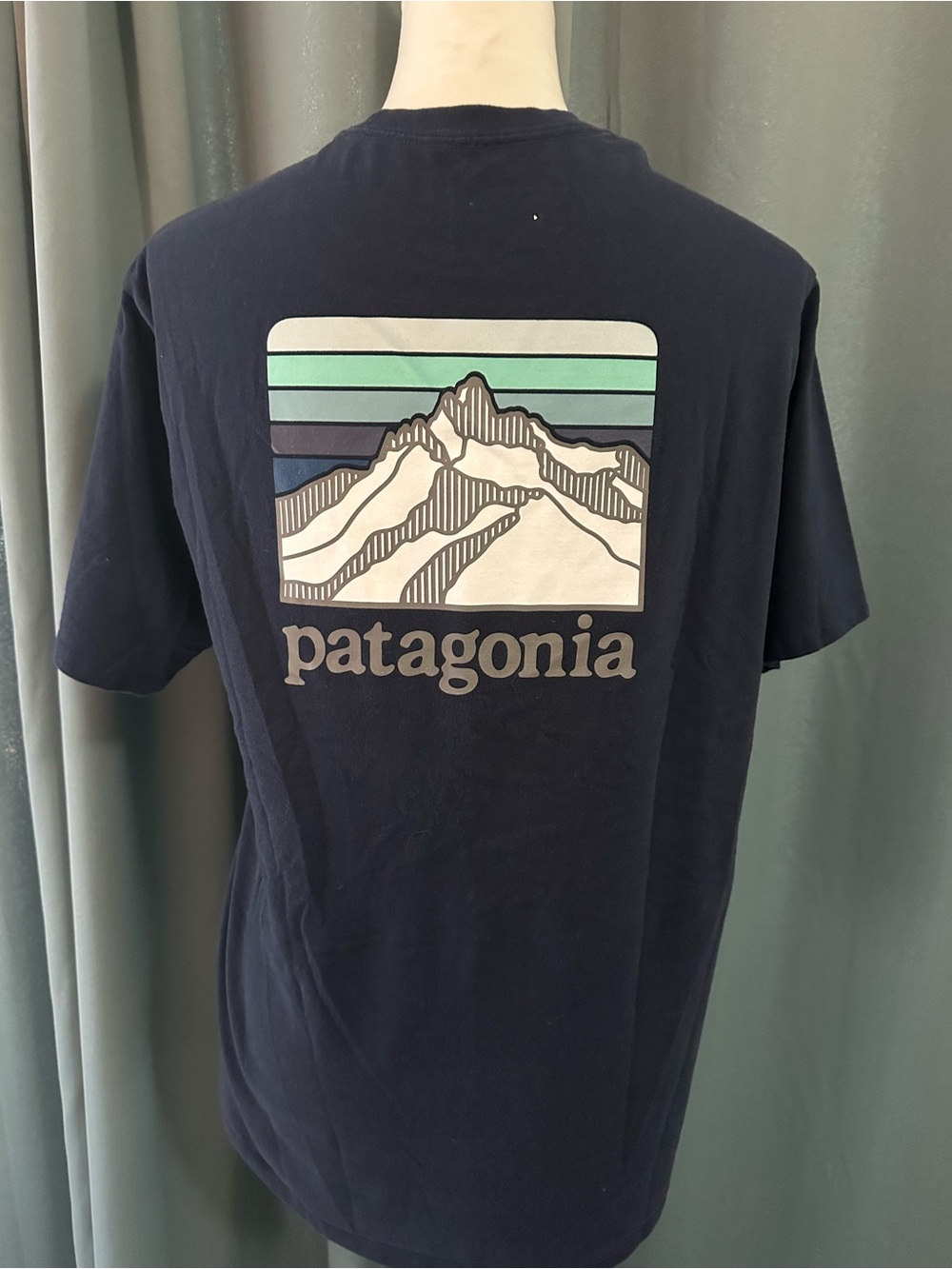 Patagonia P-6 Logo Pocket Responsibili Tee Shirt Navy Blue Adult Size S